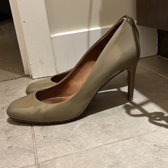 Coach Rosey Pumps sz 8 - Picture 2 of 4